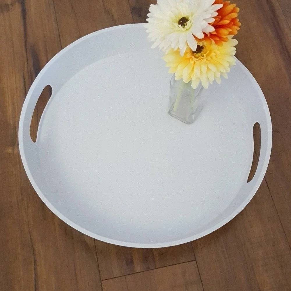 Vintage round serving